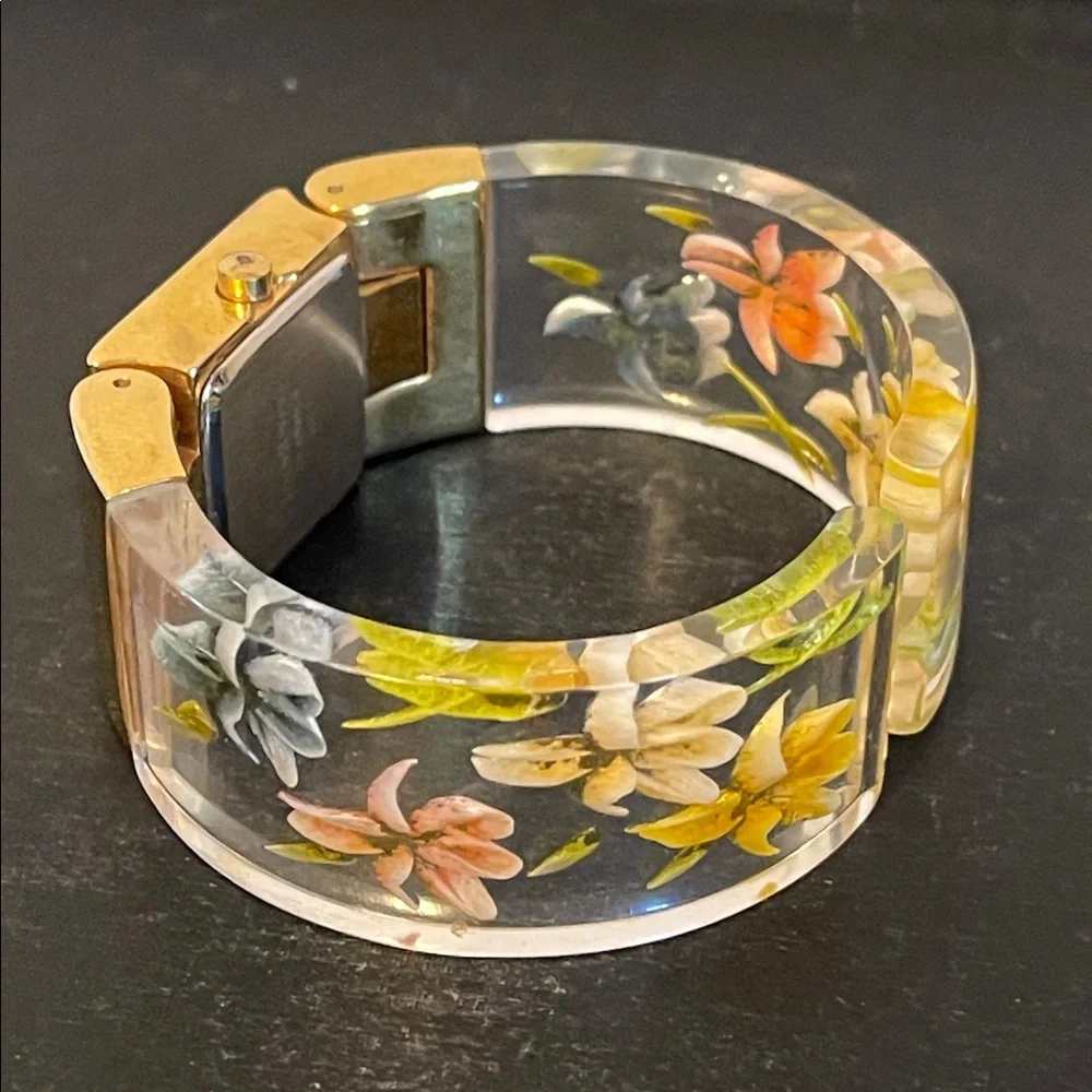 Vintage Joan Rivers Classic Floral Acrylic Cuff Watch *WORKS* - Picture 6 of 7